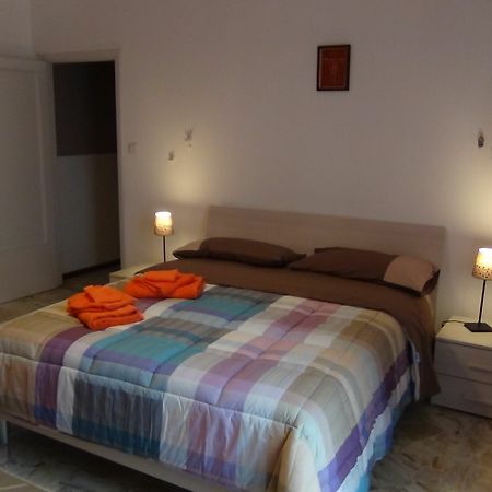 A Casa Di Franci Apartment Parma Bagian luar foto