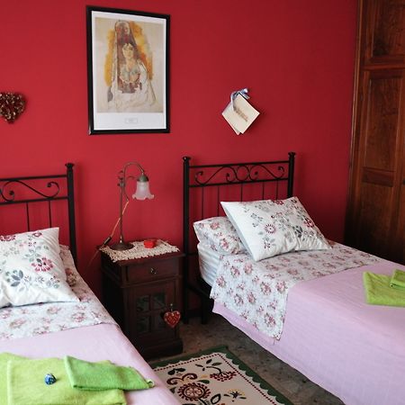 A Casa Di Franci Apartment Parma Bagian luar foto