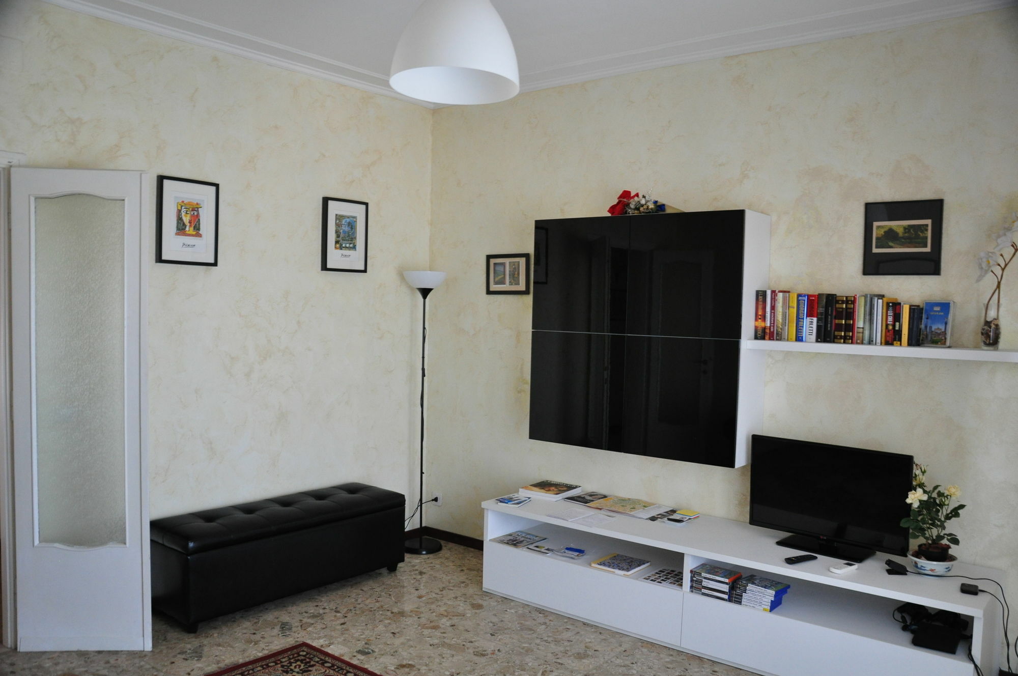 A Casa Di Franci Apartment Parma Bagian luar foto