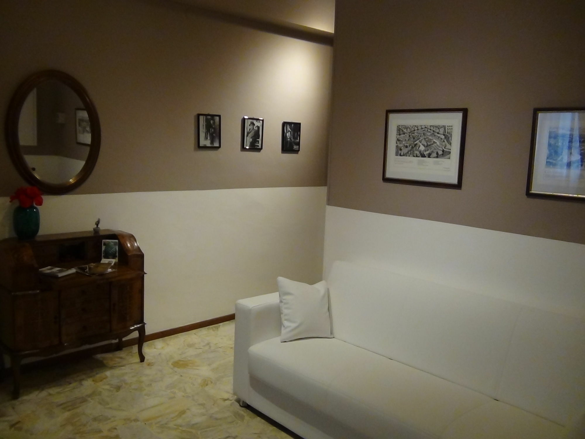 A Casa Di Franci Apartment Parma Bagian luar foto